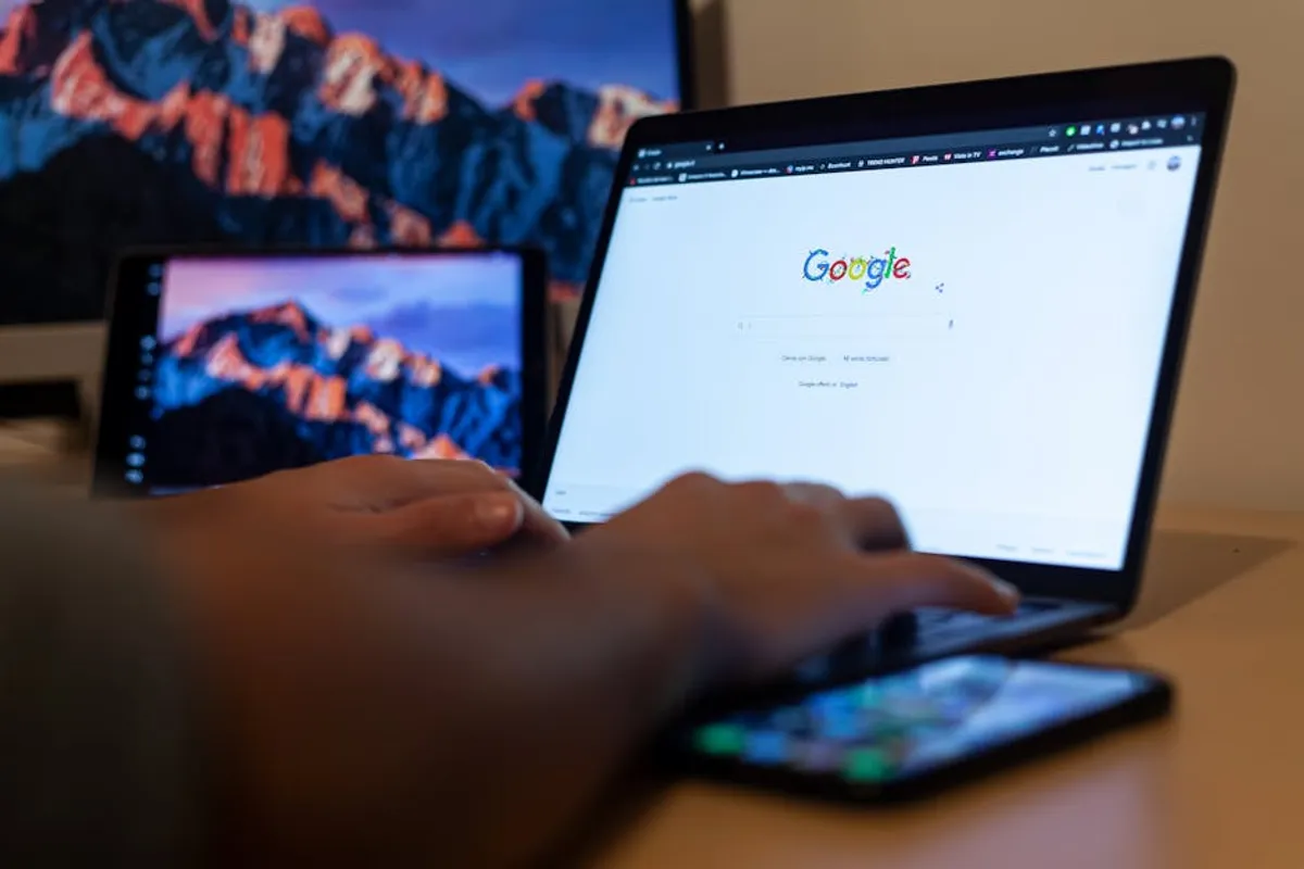 Abovethink Explained: Search Intent, Lifestyle Context, and User Questions
