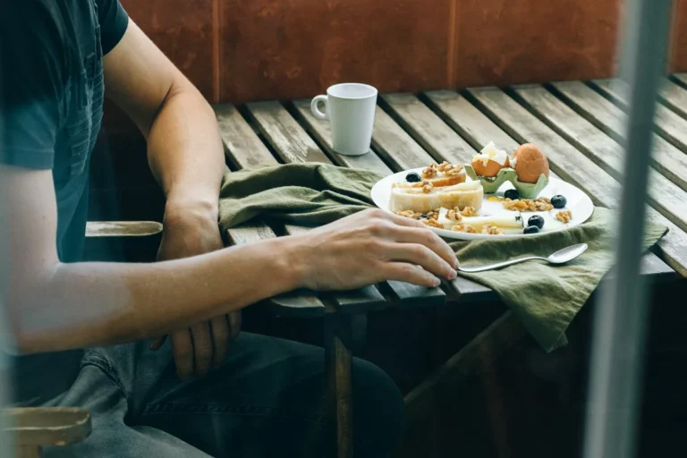 A 6-Item Brunch That Feeds 8 People (and Does Not Wreck Your Morning)