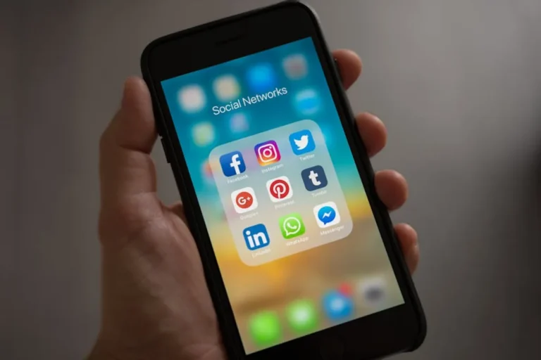 Insta Save Explained: Search Intent, Lifestyle Context, and User Questions