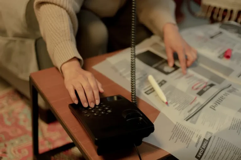 Newspapercast Explained: Search Intent, Lifestyle Context, and User Questions