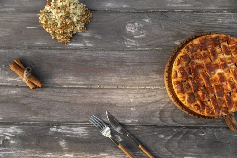 Seasonal Pie Guide: Fruits, Fillings, and Toppings